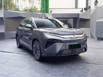 BYD Tang L